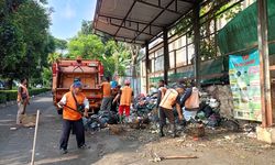 HUT ke-80 RI, Pemprov DKI Kerahkan 1.800 Petugas Kebersihan