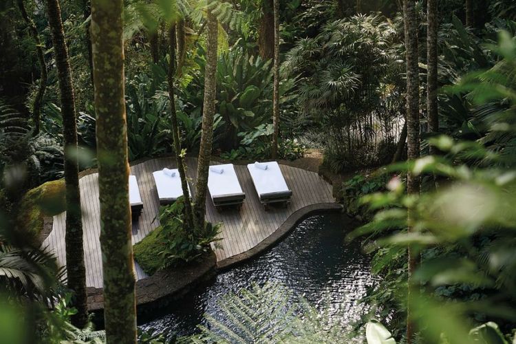10 Spa Hotel Terbaik di Indonesia 2026, Pemandangan Hutan hingga Laut