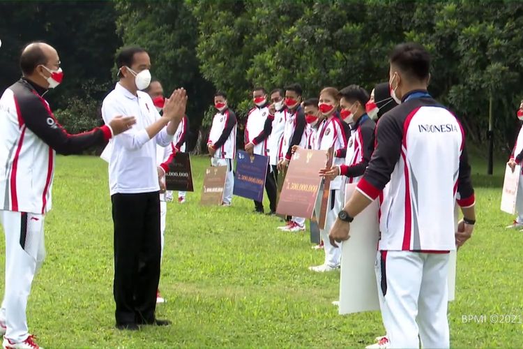 Foto tangkapan layar YouTube Sekretariat Presiden: Presiden Joko Widodo menerima para atlet Olimpiade Tokyo 2020 di Istana Bogor, Jawa Barat, Jumat (13/8/2021). 