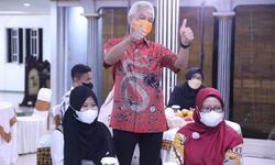 Indeks Kebahagiaan Jateng Meningkat, Ganjar: Semua Tak Lepas dari Peran Masyarakat