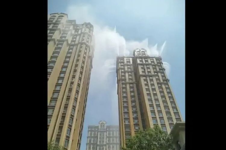 AC Outdoor Dipasang di China Saat Panas Ekstrem Bikin Warga Eropa Berebut Pendingin
