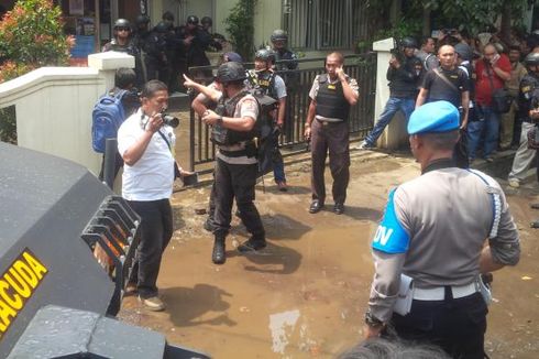 Ditembak, Terduga Teroris Bom Bandung Dibawa ke Rumah Sakit