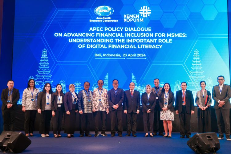 Kementerian Koperasi dan UKM menyelenggarakan inisiasi project dengan judul APEC Policy Dialogue on Advancing Financial Inclusion for MSMEs: Understanding the Important Role of Digital Financial Literacy di selenggarakan di Bali Bali, Selasa (23/4/2024)    