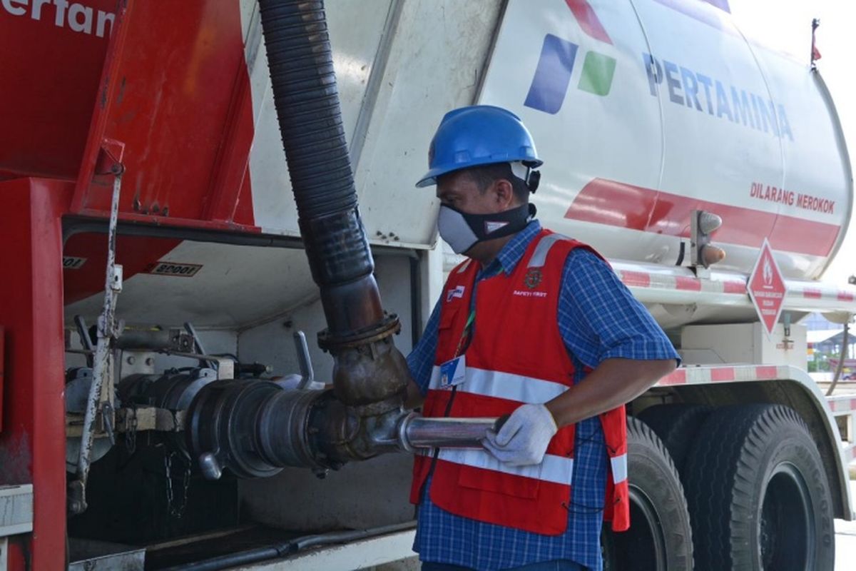 Meski di tengah situasi pandemi, Pertamina tetap berkomitmen untuk terus salurkan BBM dan gas di pelosok negeri