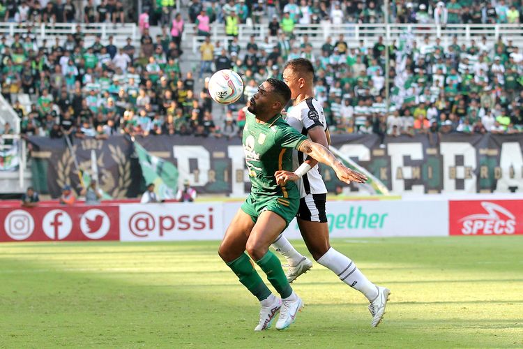 Duel Persebaya Surabaya vs RANS Nusantara FC dalam pekan keempat Liga 1 2023-2024 di Gelora Bung Tomo, Surabaya, pada Minggu (23/7/2023).


