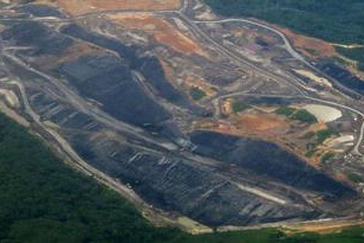 Tambang batu bara di Balikpapan, Kalimantan Timur,Rabu (30/1/2013). 