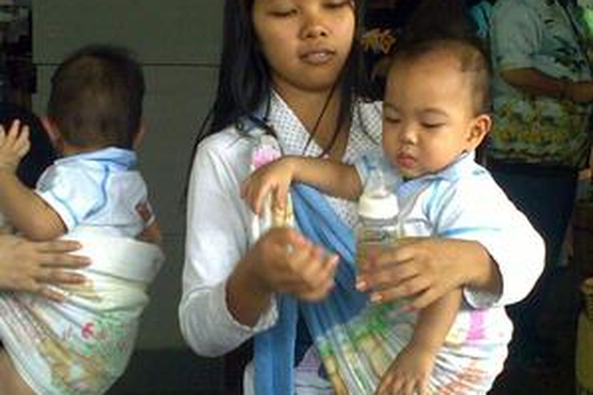 Jayden Christophel bocah berusia satu tahun 16 hari ini harus memakai kacamata silindris 2,5 (kanan-kiri) seumur hidupnya. Ibu Jayden, Yuliana Dharmadi, menduga ini karena kelalaian pihak Rumah Sakit OMNI Internasional Tangerang dalam mengawasi anak kembarnya saat diinkubator. Sementara anak kembarnya yang satu, Jared Christophel, mengalami kebutaan permanen.