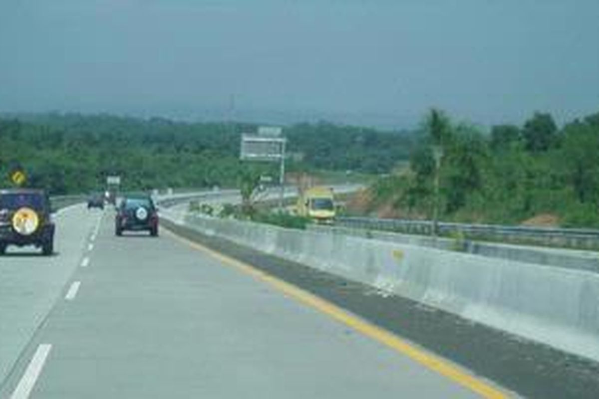 Jalan tol Cipularang (Cikampek-Purwakarta-Padalarang).
