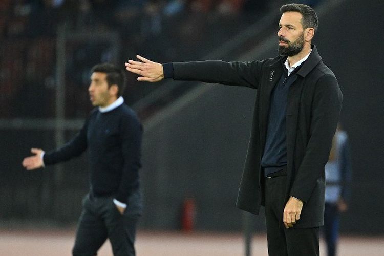 Amorim Segera Datang, Pemain Man United Ingin Van Nistelrooy Bertahan