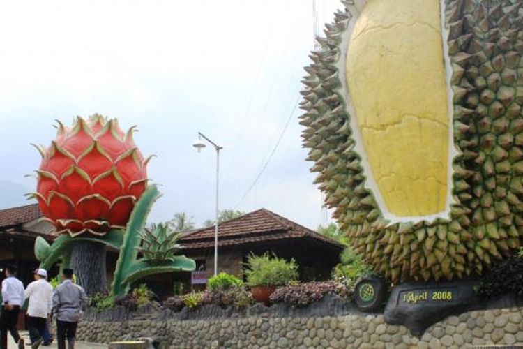 53 Gambar Tugu Durian Terlihat Keren