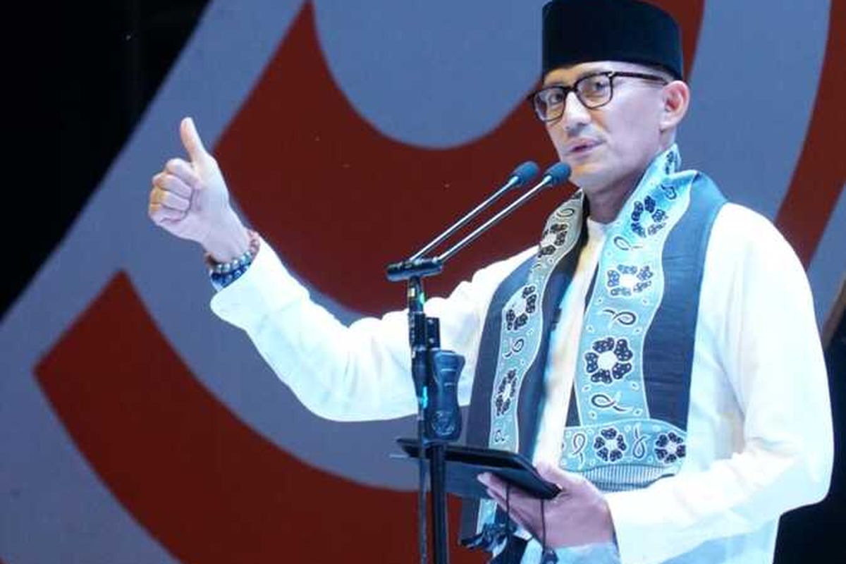 Menteri Pariwisata dan Ekonomi Kreatif (Menparekraf) RI Sandiaga Salahuddin Uno menghadiri event tahunan Festival Tabut di Bengkulu