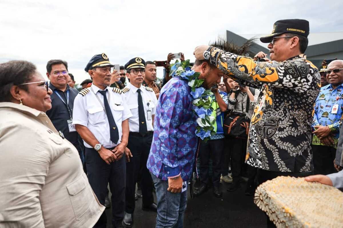 Kerja Sama Sriwijaya Air, 8 Kabupaten di Papua Tengah Diminta Siapkan Anak-anak untuk Sekolah Pramugari