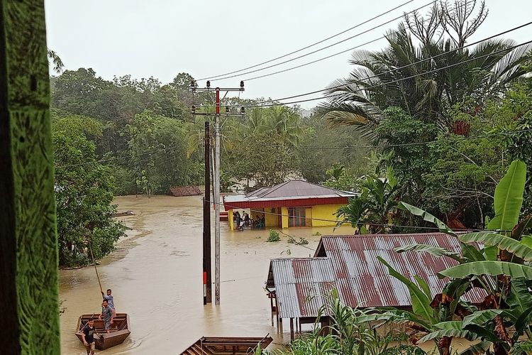 Kondisi terkini bencana banjir di Kabupaten Nias Utara.