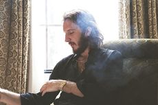 Lirik dan Chord Lagu Falling Apart - Emile Haynie