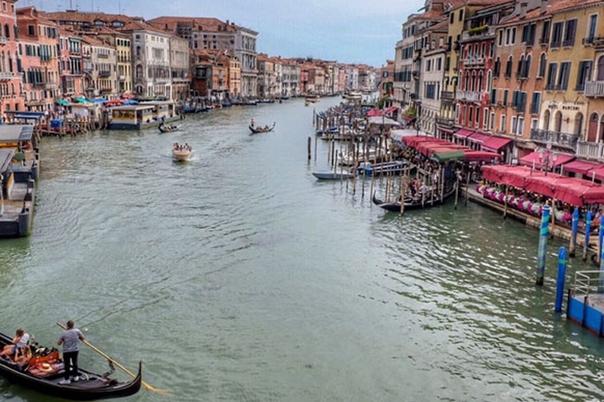 Kota Venice atau Venesia di Italia.