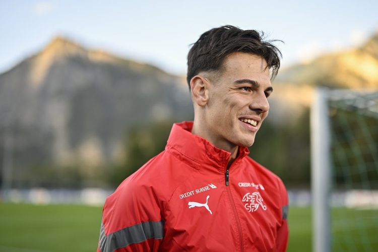 AC Milan dilaporkan tengah frustrasi dalam proses negosiasi dengan Club Brugge terkait gelandang muda berbakat Ardon Jashari.