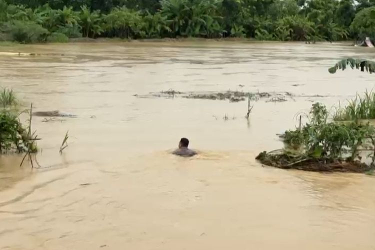 Selamatkan Korban Banjir dengan Pohon Pisang, Briptu Johanes Dapat Penghargaan