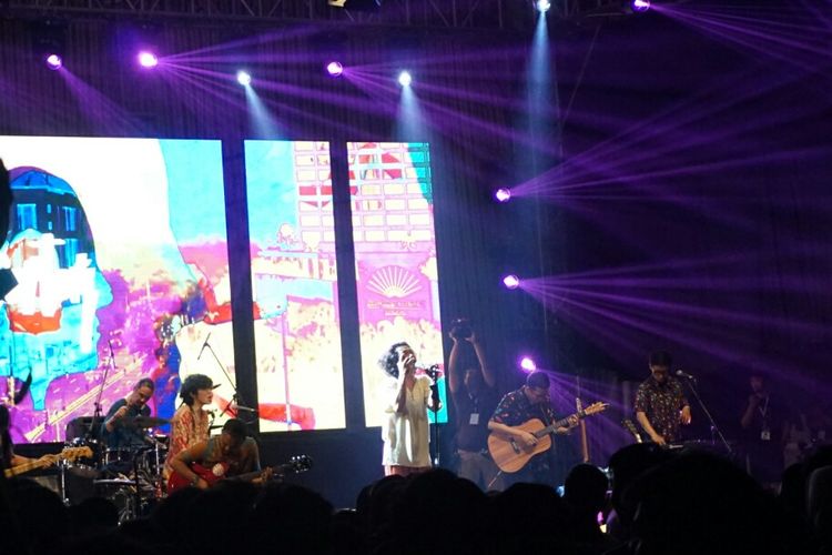 Fourtwnty tampil di Synchronize Fest di Gambir Expo, Kemayoran, Jakarta Pusat, Minggu (7/10/2018).