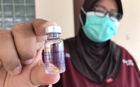 Indonesia Highlights: No Plans to Impose Sanctions against Indonesians Who Refuse Vaccination: Deputy Minister | Indonesia’s Muslim Preacher Sheikh Ali Jaber Passes Away | Tesla Teams’ Jakarta Visit P