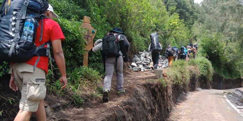 44+ Naik Gunung Semeru Berapa Hari Pics