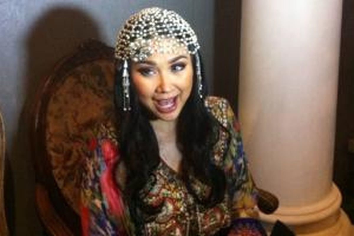 Titi DJ saat diwawancarai di Rumah Melly Goeslaw di Kawasan Bintaro, Tangerang, Sabtu (27/6/2015).