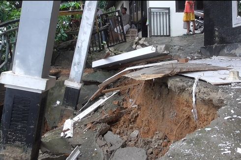 Bencana Longsor Terjang 9 Titik di Samarinda, 4 Rumah Warga Rusak