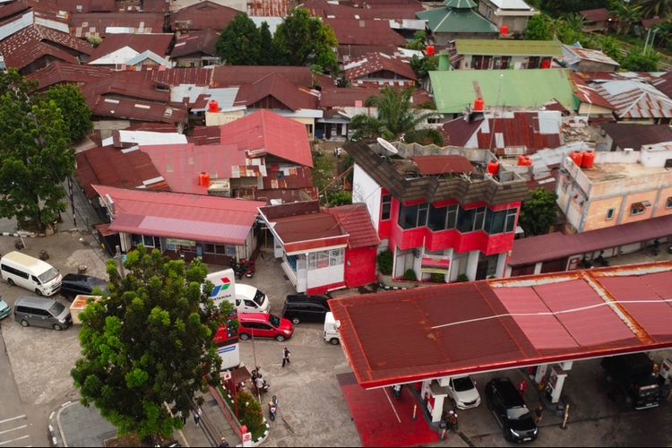 7 Kecamatan di Padang Dikepung Antrean Solar, Truk Mengular hingga 1 Km