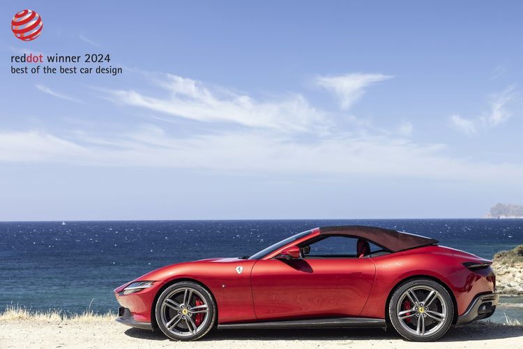 Ferrari Roma Spider memenangkan penghargaan desain terbaik dari asosiasi Red Dot Awards, yaitu Best of the Best dalam kategori Desain Produk.