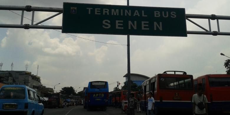 Terminal Bus Senen, Jakarta Pusat. Pemerintah DKI membatalkan revitalisasi terminal senenennpada tahun 2015.