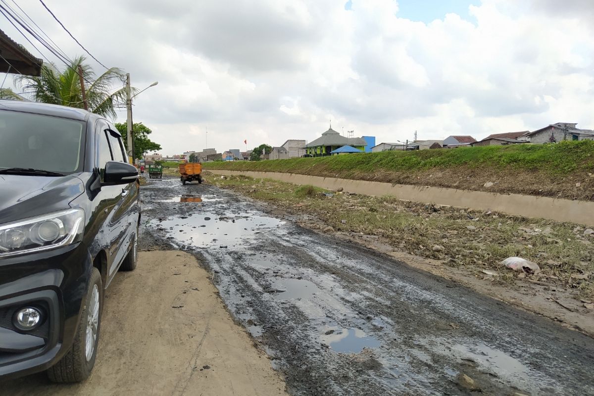 Banjir yang sempat menggenangi RW 025, Kelurahan Gebang Raya, Kecamatan Periuk, Kota Tangerang, Banten akhirnya surut pada Kamis (25/2/2021). Banjir di RW tersebut merendam rumah warga sejak Sabtu (20/2/2021) pekan lalu. 