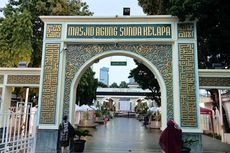 Panduan Lengkap ke Masjid Agung Sunda Kelapa: Aturan hingga Transportasi