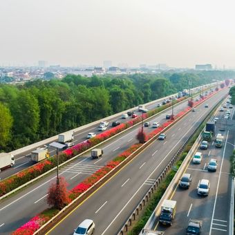 Ruas Jalan Tol Sedyatmo dibangun untuk melengkapi kawasan Bandara Internasional Soekarno-Hatta di Cengkareng, Tangerang, Banten.