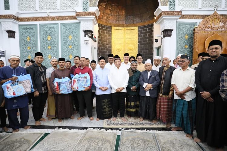 Kasatgas Tito Tutup Kunjungan ke Aceh dengan Shalat Subuh Berjemaah di Banda Aceh