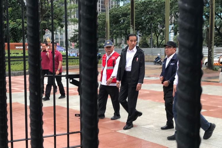 Presiden Joko Widodobeserta sejumlah menteri, Senin (25/6/2018) meninjau kesiapan Kompleks Gelora Bung Karno Jakarta dalam rangka Asian Games 2018.