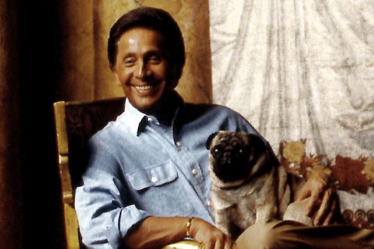 Desainer legendaris Valentino Garavani meninggal dunia di usia 93 tahun.