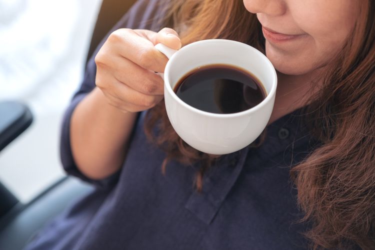 Ilustrasi kapan waktu yang tepat untuk minum kopi saat diet?