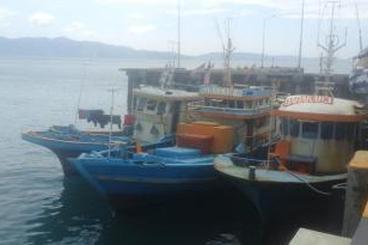 Tiga kapal pencari ikan berbendera Malaysia diamankan Bea dan Cukai wilayah Sulawesi.