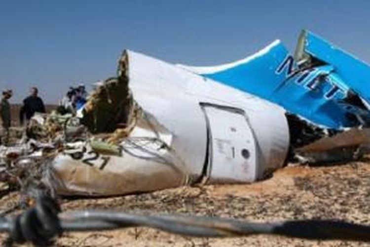 Pihak Rusia yang meneliti penyebab jatuhnya pesawat Rusia di Sinai- meyakini bahwa sebuah bom diletakkan di dalam pesawat sebelum lepas landas. 