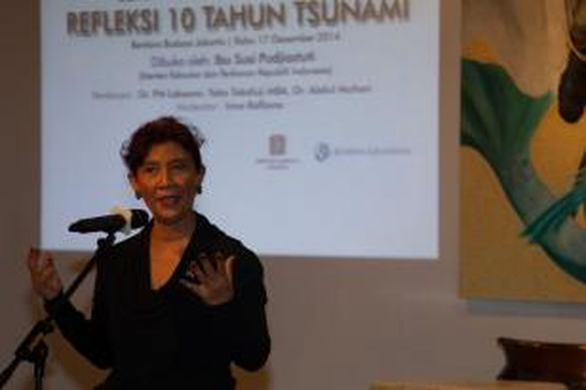 Menteri Kelautan dan Perikanan Susi Pudjiastuti saat menjadi pembicara kunci peringatan 10 tahun tsunami Aceh di Bentara Budaya Jakarta, Rabu (17/12/2014).