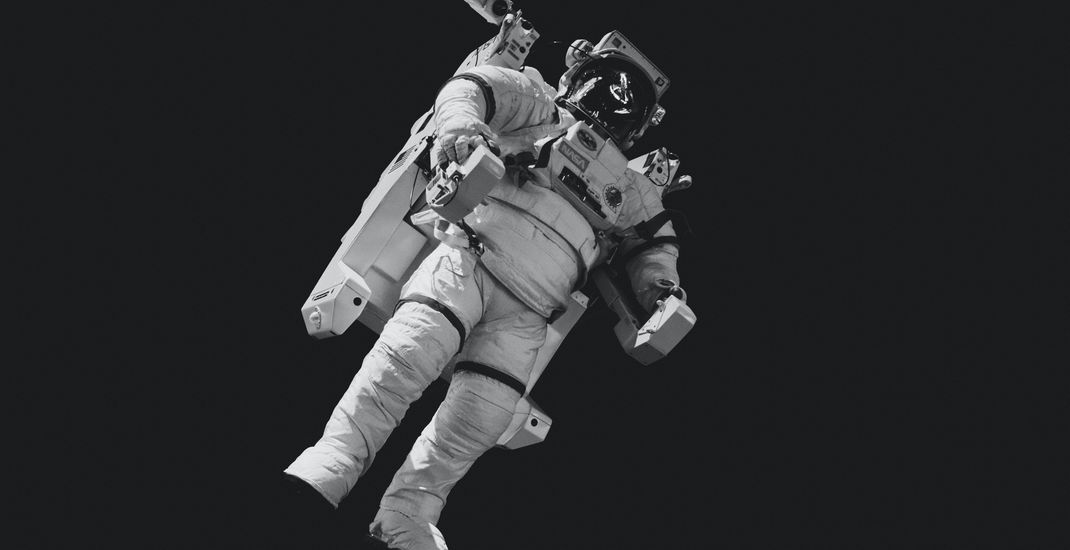 Ilustrasi astronot wanita pertama asal Arab Saudi. Astronot laki-laki lebih banyak dibandingkan astronot perempuan yang melakukan misi luar angkasa.