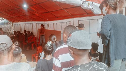 Antusias Gunakan Hak Pilih, Pengungsi Erupsi Lewotobi Berdesakan di TPS