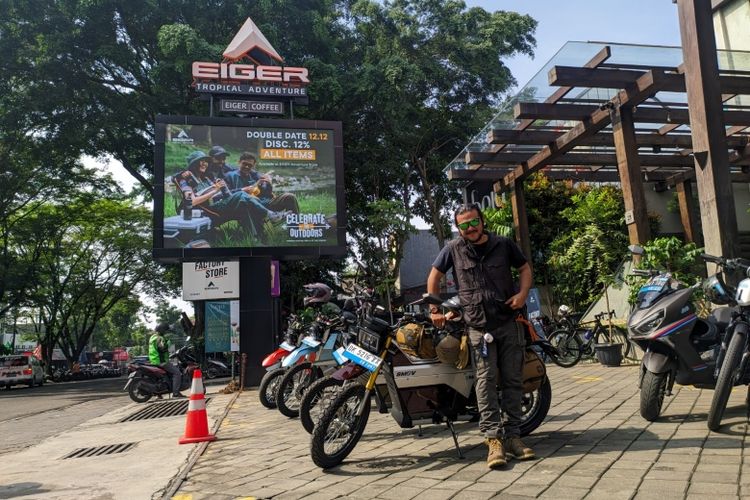 Ekspedisi Jejak Berkesadaran dipimpin oleh Brand Ambassador Eiger Adventure Ramon Tungka.