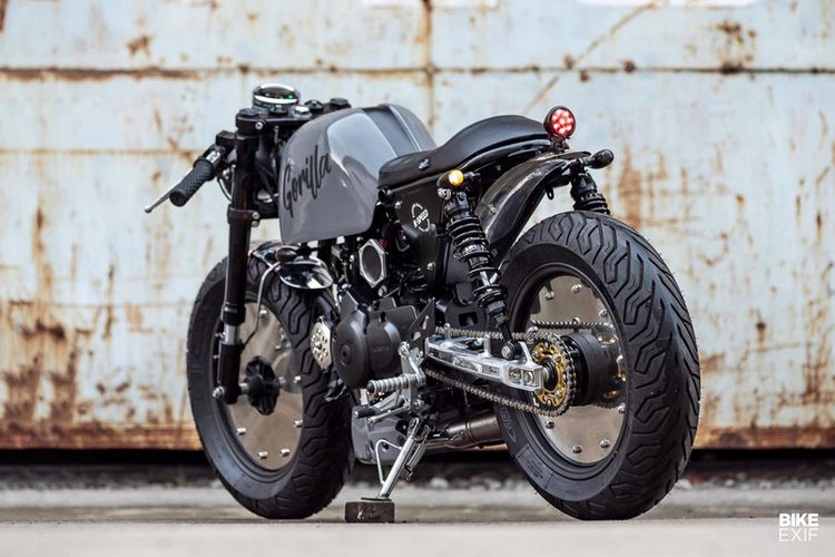 Motor custom Honda Monkey bergaya cafe racer garapan K-Speed