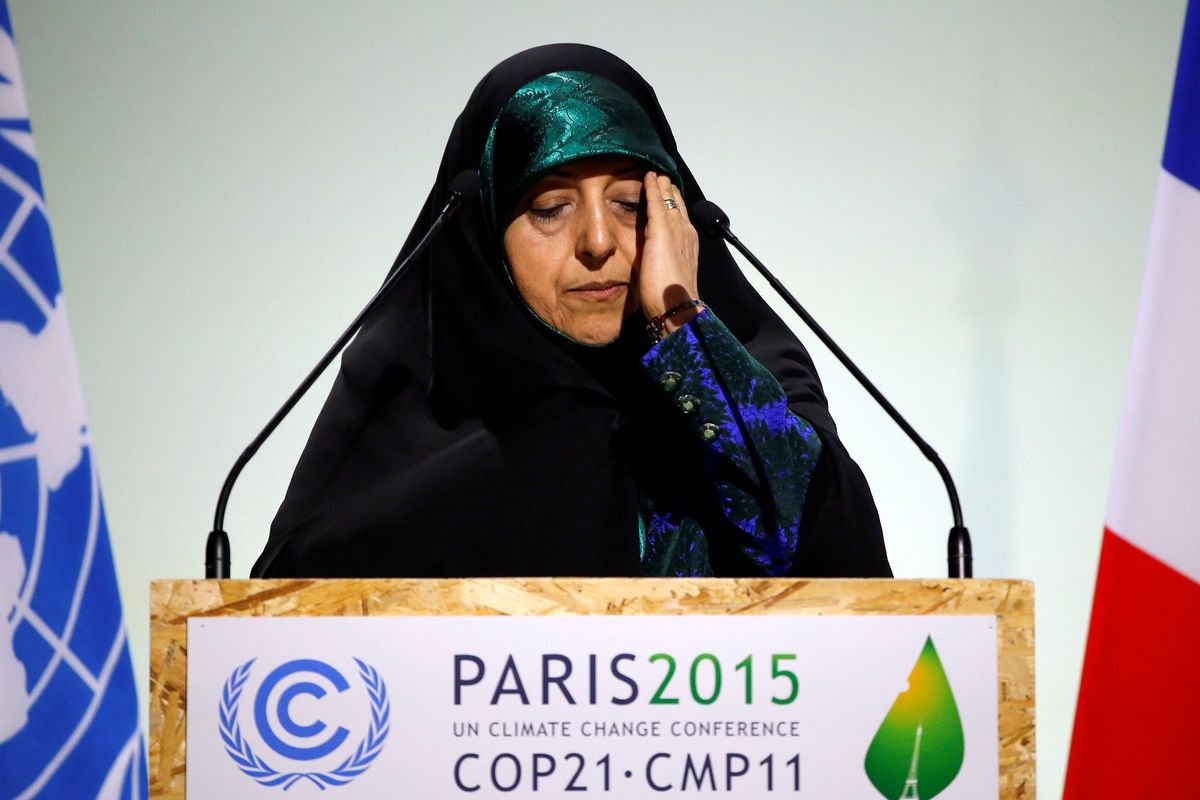 Wakil Presiden Iran Masoumeh Ebtekar ketika berpidato dalam sidang pembukaan Konferensi Perubahan Iklim Dunia di Le Bourget, Perancis, pada 30 November 2015. Dia positif terinfeksi virus corona, tiga hari setelah menterinya, Iraj Harirchi, tertular virus yang sama.