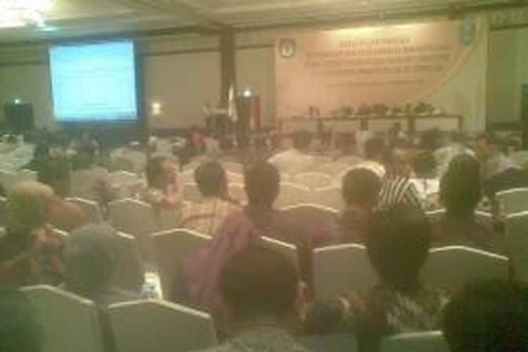 rapat pleno terbuka rekapitulasi suara terakhir Pilgub Jatim di Hotel Shangrilla, Surabaya, Sabtu (7/9/2013).