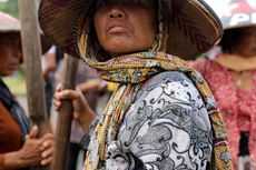 Sembilan ''Kartini'' Kendeng Gelar Aksi di Depan Istana