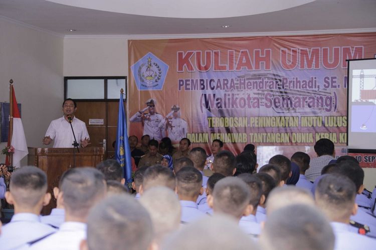 Wali Kota Semarang Hendrar Prihadi saat kuliah umum yang diselenggarakan di Kampung Akademi Teknik Perkapalan (ATP) Veteran, Senin (10/9/2018)
