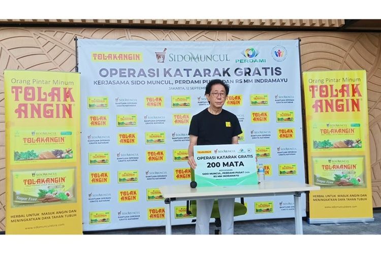 Hadirkan Terang, Sido Muncul Gelar Operasi Katarak Gratis