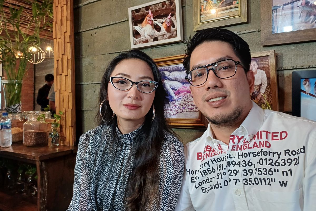 Della Puspita dan Arman Wosi di kawasan Grand Kota Bintang, Bekasi, Jumat (7/7/2023).