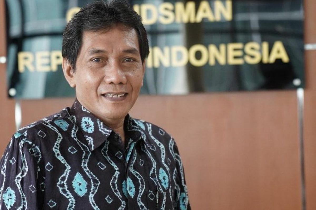 Anggota Ombudsman RI, Johanes Widijantoro di Kantor Ombudsman RI, Senin (11/4/2022).